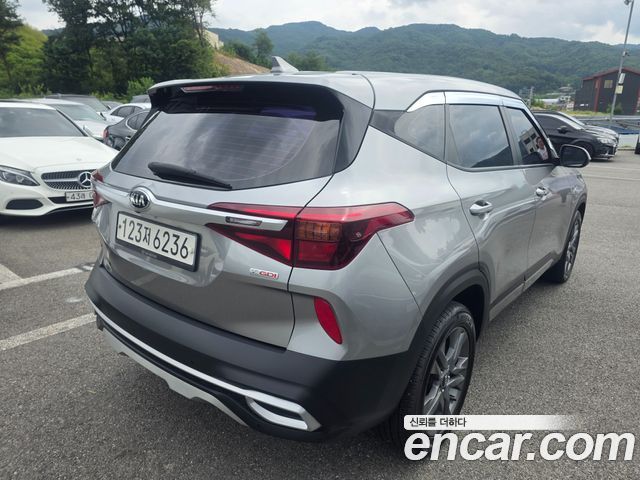 Kia Seltos из Кореи Encar