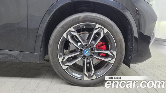 BMW iX1 xDrive 30 M Sport — пробег 25 029 км — фото 5 из 5