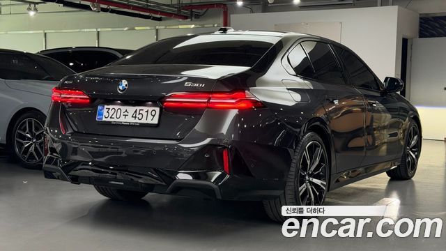 BMW 5-Series 530i xDrive M Sport — пробег 4 575 км — фото 2 из 5