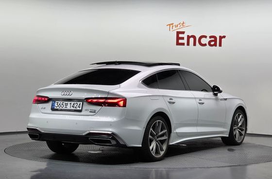 Audi A5 40 TFSI Quattro Premium Sportback — пробег 9 007 км — фото 2 из 5