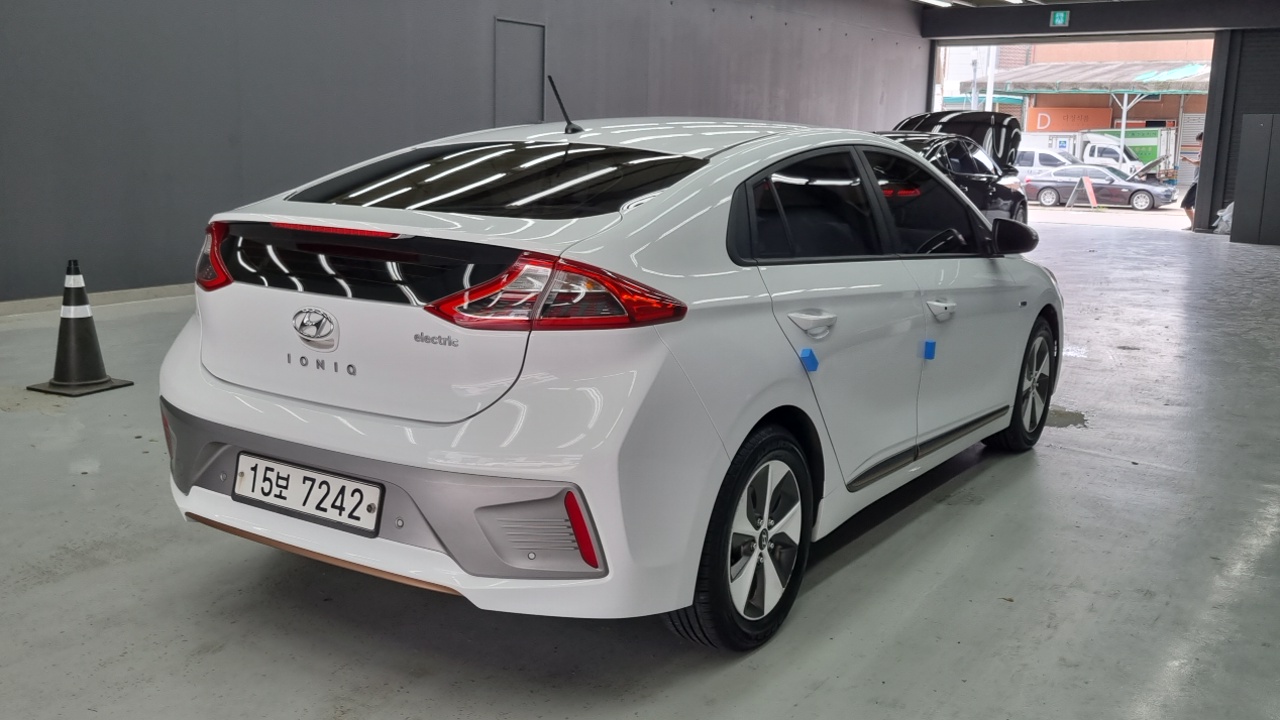 Hyundai Ioniq N — пробег 127 101 км — фото 2 из 5