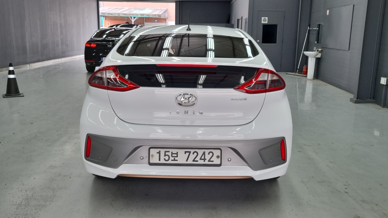 Hyundai Ioniq N — пробег 127 101 км — фото 4 из 5