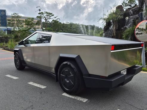 Tesla Cybertruck Cyberbeast — пробег 360 км — фото 2 из 5