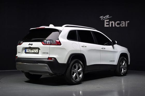 Jeep Cherokee 2.4 Limited AWD — пробег 34 299 км — фото 2 из 5