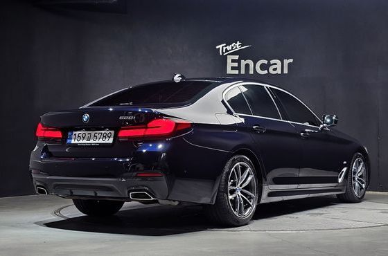 BMW 5-Series 520i M Sport — пробег 40 087 км — фото 2 из 5