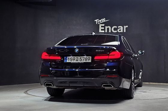 BMW 5-Series 520i M Sport — пробег 40 087 км — фото 4 из 5