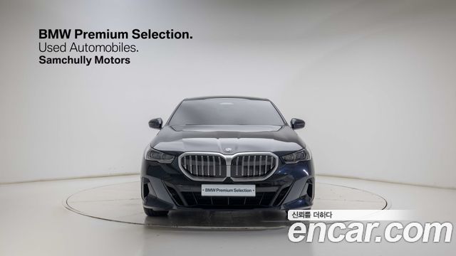 BMW 5-Series 520i M Sport — пробег 9 000 км — фото 2 из 5