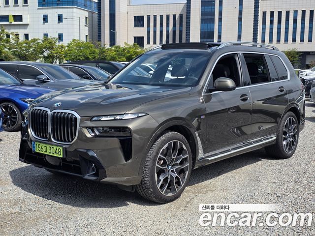 BMW X7 xDrive 40i M Sport 6STR — пробег 10 240 км — фото 1 из 5