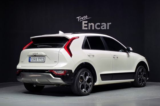 Kia Niro Signature — пробег 105 086 км — фото 2 из 5