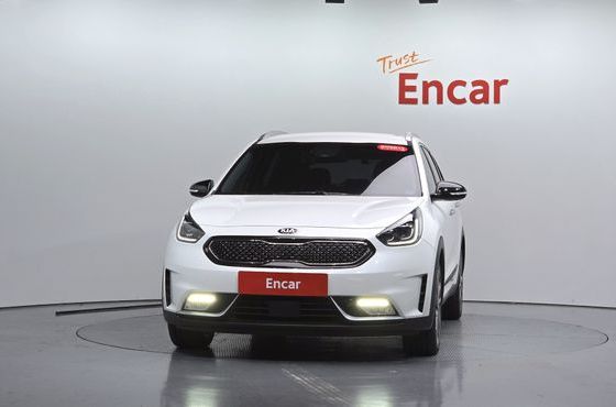Kia Niro Prestige — пробег 120 036 км — фото 3 из 5