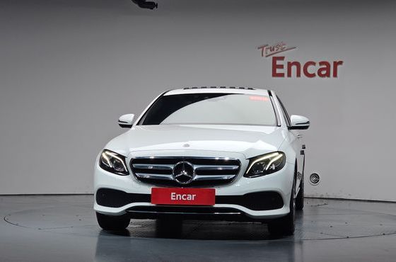 Mercedes-Benz E-Class E300 4MATIC Avnatgarde — пробег 98 806 км — фото 3 из 5