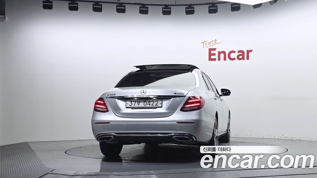 Mercedes-Benz E-Class из Кореи Encar