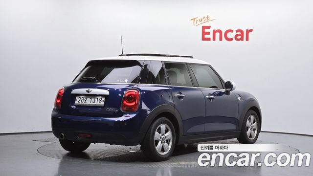 Mini Cooper 5Door Mid 3rd — пробег 110 938 км — фото 2 из 5