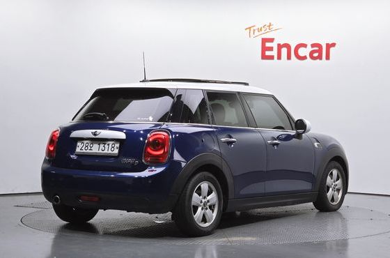 Mini Cooper 5Door Mid 3rd — пробег 110 938 км — фото 2 из 5