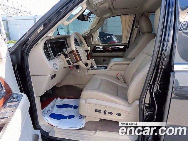 Lincoln Navigator 5.4L V8 — пробег 34 053 км — фото 5 из 5