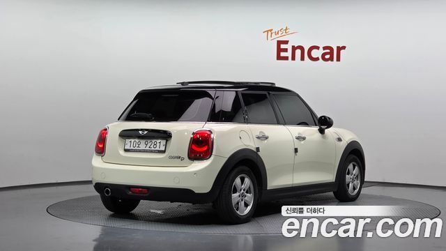 Mini Cooper 5Door HIGH 3rd — пробег 47 518 км — фото 2 из 5