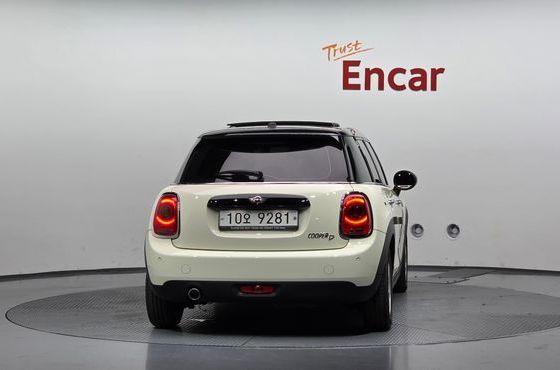 Mini Cooper 5Door HIGH 3rd — пробег 47 518 км — фото 4 из 5