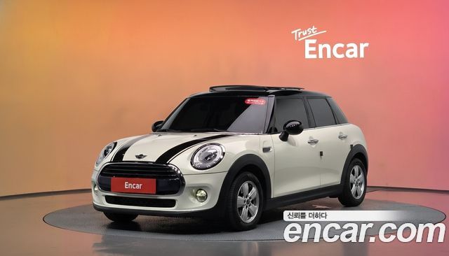 Mini Cooper 5Door HIGH 3rd — пробег 47 518 км — фото 1 из 5