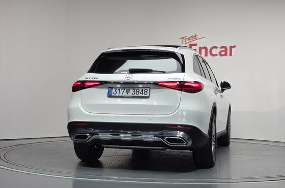 Mercedes-Benz GLC-Class GLC 300 4MATIC Avantgarde — пробег 4 373 км — фото 4 из 5