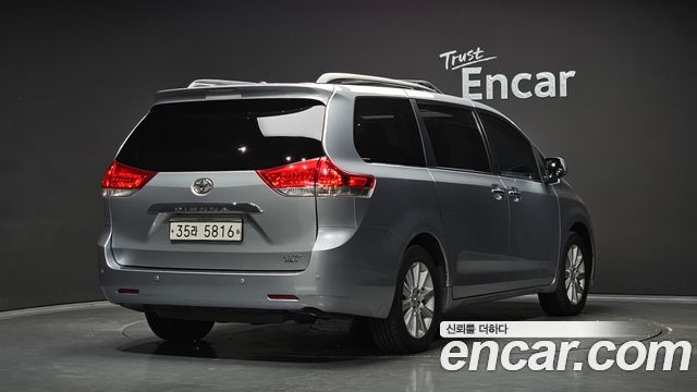 Toyota Sienna 3.5 AWD — пробег 259 112 км — фото 2 из 5