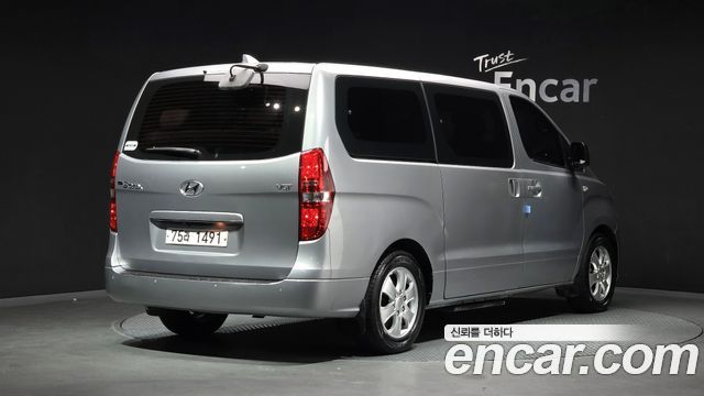 Hyundai Starex Wagon 11-Seater Smart — пробег 173 667 км — фото 2 из 5