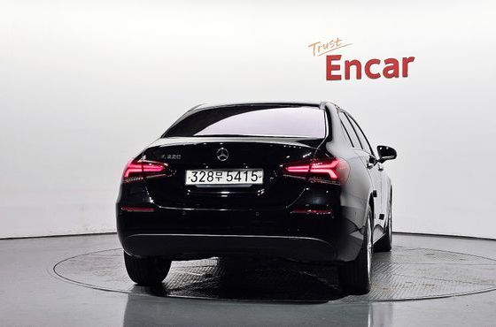 Mercedes-Benz A-Class A220 Sedan — пробег 28 960 км — фото 4 из 5