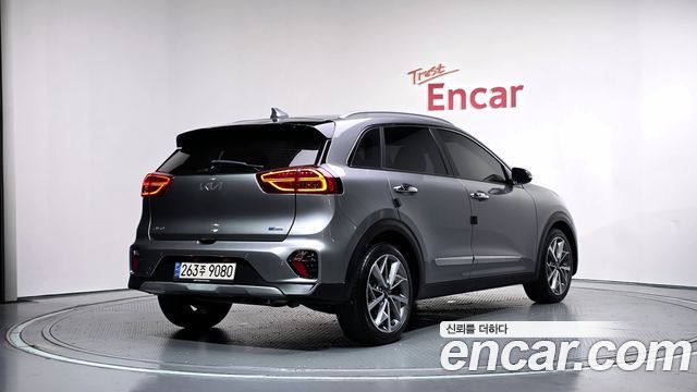 Kia Niro 1.6 HEV Signature — пробег 42 291 км — фото 2 из 5