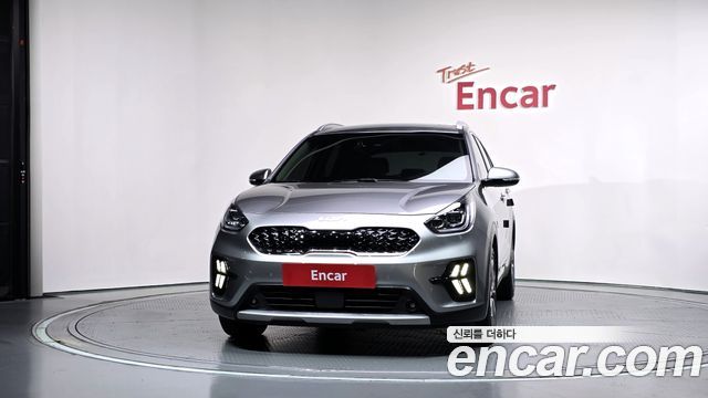 Kia Niro 1.6 HEV Signature — пробег 42 291 км — фото 3 из 5