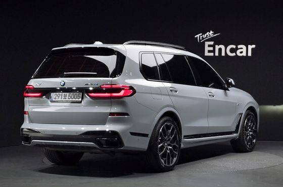 BMW X7 xDrive 40i M Sport 7STR — пробег 4 898 км — фото 2 из 5