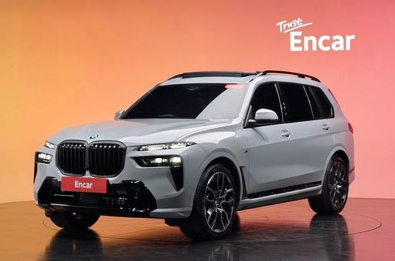 BMW X7 xDrive 40i M Sport 7STR — пробег 4 898 км — фото 1 из 5