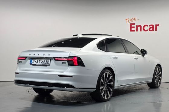 Volvo S90 B5 Ultra Dark — пробег 11 555 км — фото 2 из 5