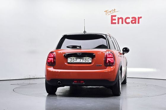 Mini Cooper 5Door Standard 3rd — пробег 64 690 км — фото 4 из 5
