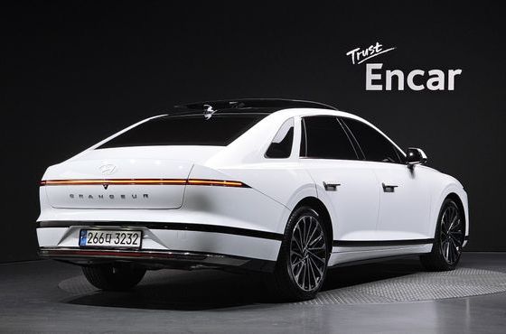 Hyundai Grandeur Calligraphy — пробег 15 100 км — фото 2 из 5
