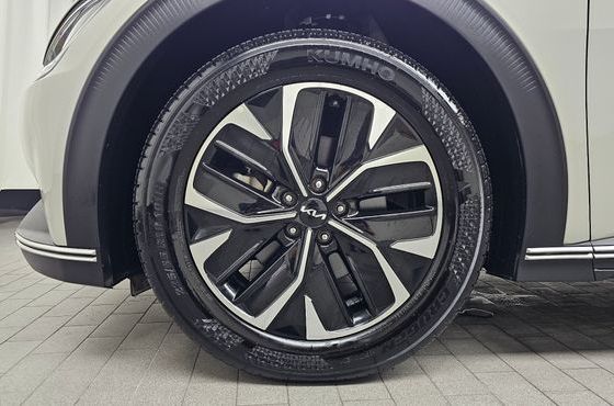 Kia EV6 Long Range Light — пробег 25 948 км — фото 5 из 5