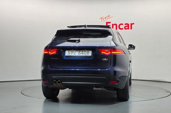 Jaguar F-PACE 20d Prestige — пробег 122 130 км — фото 4 из 5