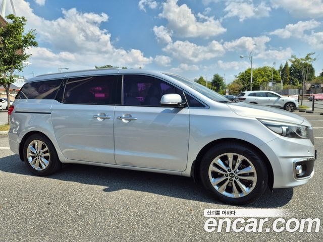 Kia Carnival 9-seater Prestige — пробег 152 260 км — фото 3 из 5