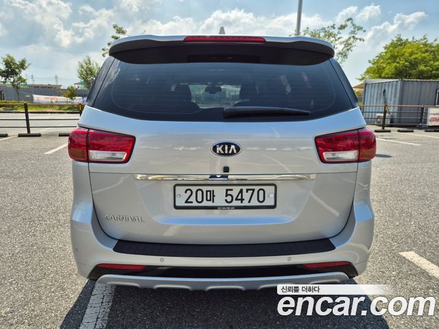 Kia Carnival 9-seater Prestige — пробег 152 260 км — фото 4 из 5