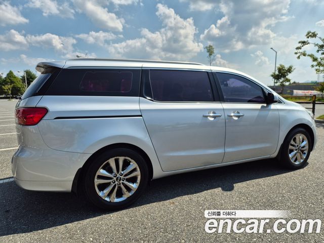 Kia Carnival 9-seater Prestige — пробег 152 260 км — фото 5 из 5