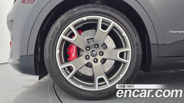 Maserati Levante из Кореи Encar
