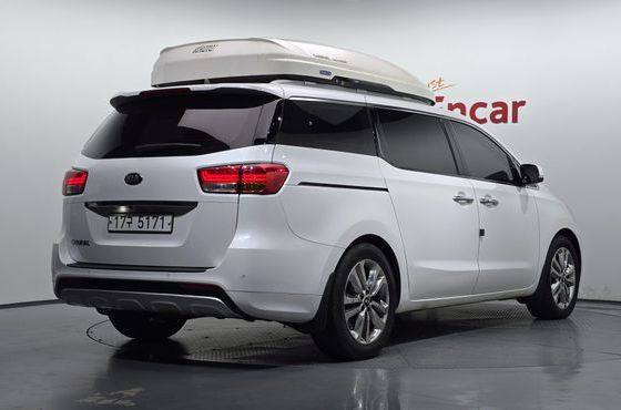 Kia Carnival 9-seater Noblesse — пробег 181 273 км — фото 2 из 5