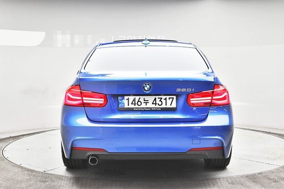 BMW 3-Series 320i M Sport — пробег 87 145 км — фото 4 из 5