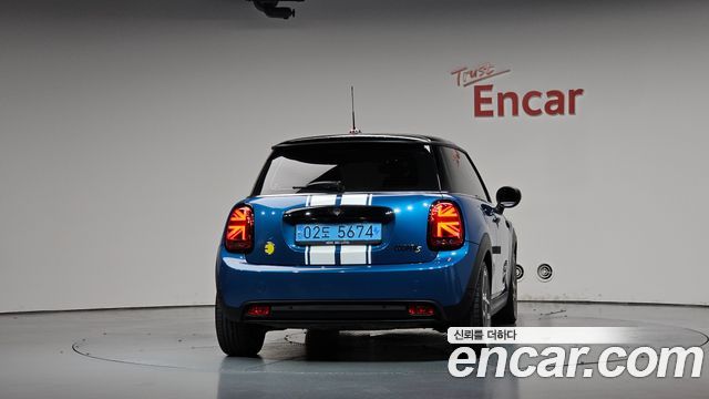 Mini Cooper Gen ZE Edition 3rd — пробег 16 837 км — фото 4 из 5