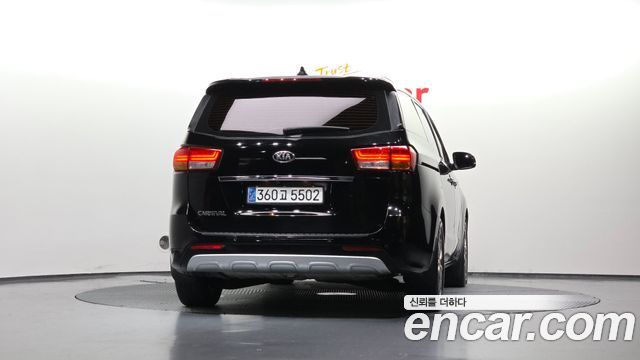 Kia Carnival из Кореи Encar