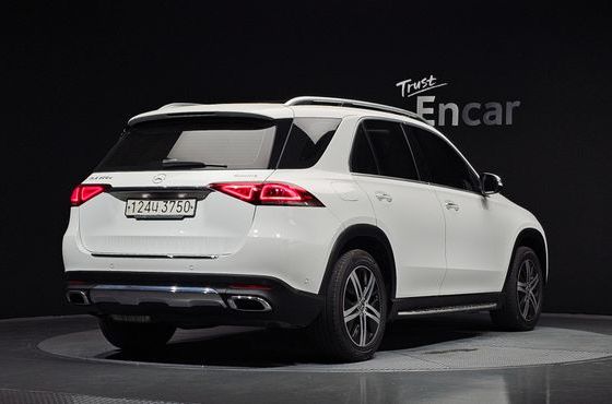 Mercedes-Benz GLE-Class GLE300d 4MATIC — пробег 98 107 км — фото 2 из 5