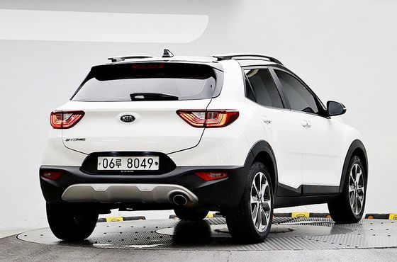 Kia Stonic Diesel 1.6 Prestige — пробег 130 046 км — фото 3 из 5
