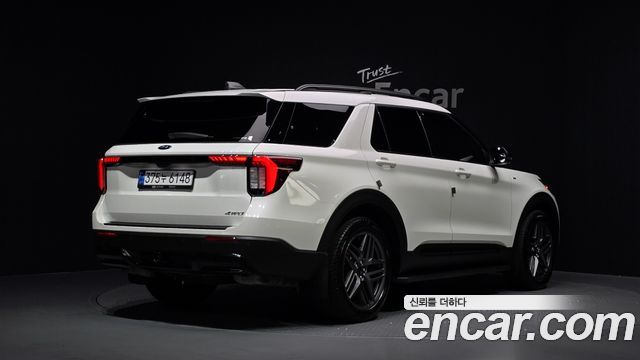 Ford Explorer 2.3 ST-Line 4WD — пробег 29 705 км — фото 2 из 5