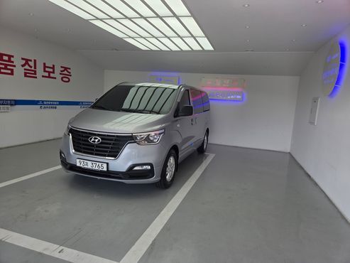 Hyundai Starex Van 3-Seater Smart — пробег 51 349 км — фото 2 из 5