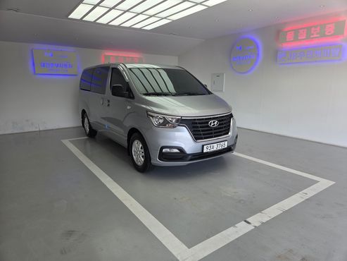 Hyundai Starex Van 3-Seater Smart — пробег 51 349 км — фото 3 из 5