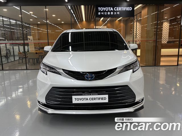 Toyota Sienna 2.5 Hybrid AWD — пробег 3 695 км — фото 3 из 5