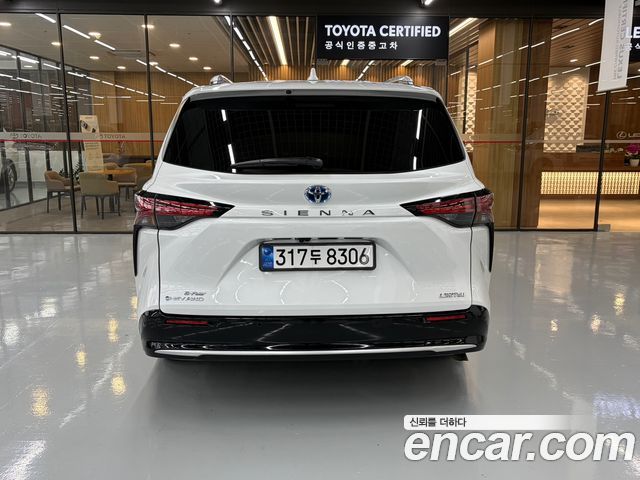 Toyota Sienna 2.5 Hybrid AWD — пробег 3 695 км — фото 4 из 5